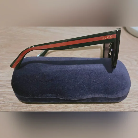 Gucci Sunglasses - Picture 7 of 9